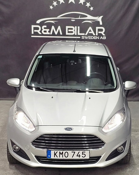 Ford Fiesta 2 of 27
