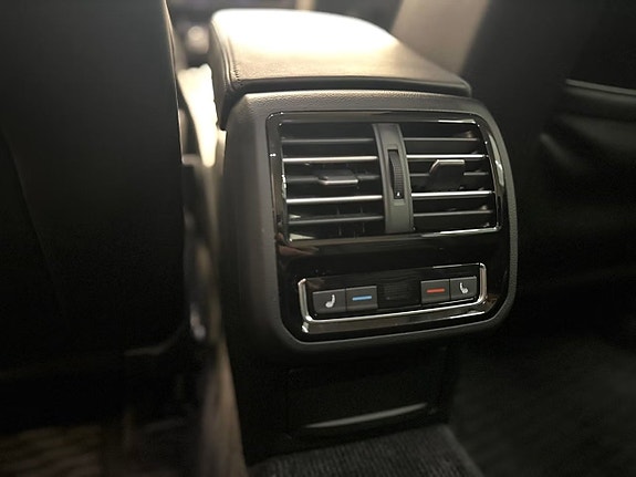Volkswagen Passat 19 of 19