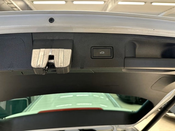 Volkswagen Passat 7 of 19