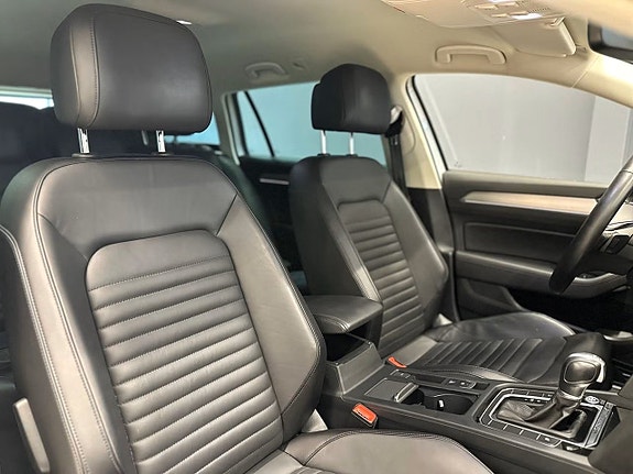 Volkswagen Passat 11 of 19