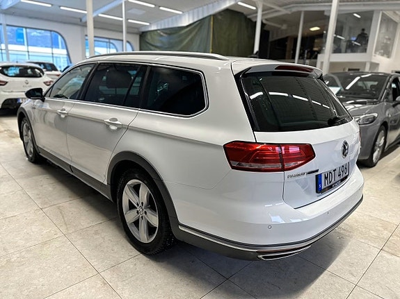 Volkswagen Passat 4 of 19