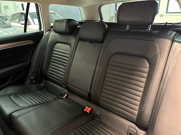 Volkswagen Passat 18 of 19