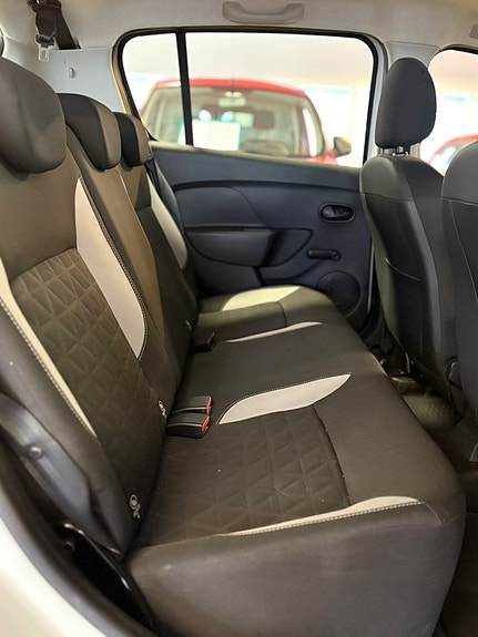 Dacia Sandero Stepway 6 of 9