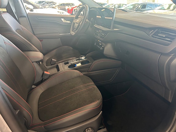 Ford Kuga 10 of 13