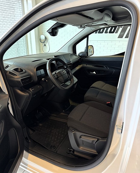 Opel Combo-e 11 of 12