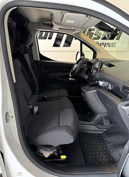 Opel Combo-e 8 of 12