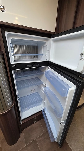 Bürstner Argos 747 -2 Automat AC Alde 13 of 22
