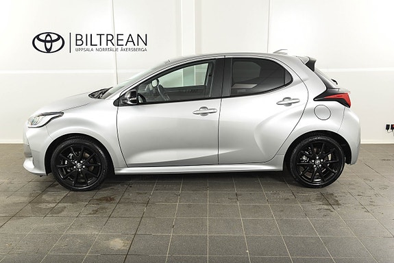 Toyota Yaris 2 of 19
