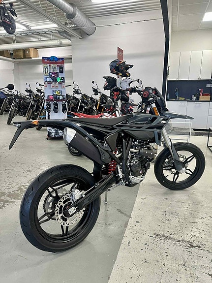 Beta RR 125 T X SPECIAL EDITION, Supermotard! 2 of 5