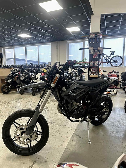 Beta RR 125 T X SPECIAL EDITION, Supermotard! 4 of 5