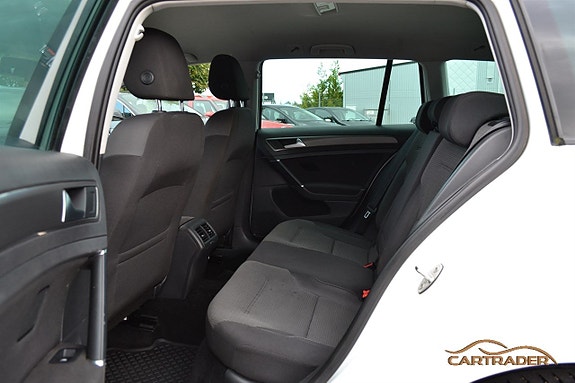 Volkswagen Golf VII 12 of 19