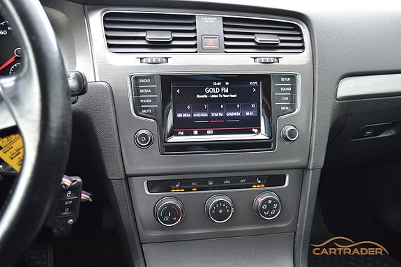 Volkswagen Golf VII 14 of 19