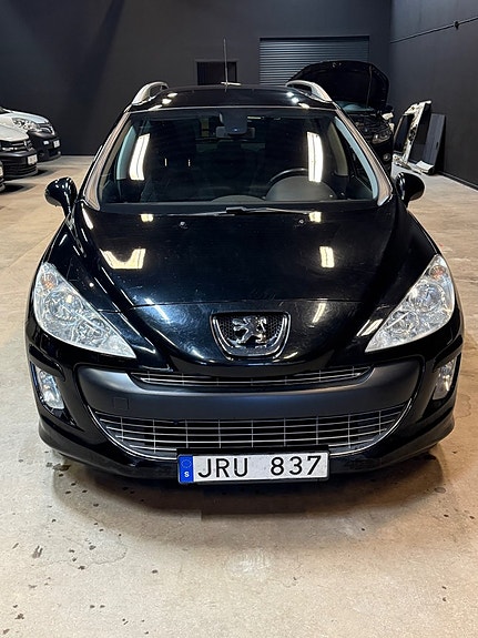 Peugeot 308 SW 3 of 5