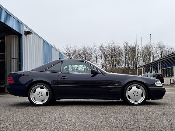 Mercedes-Benz SL500 5 of 5