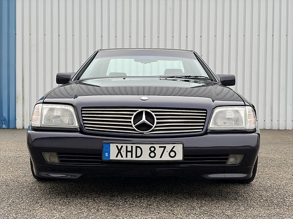 Mercedes-Benz SL500 3 of 5