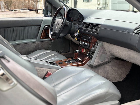 Mercedes-Benz SL500 14 of 18