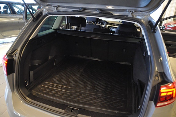 Volkswagen Passat 21 of 25