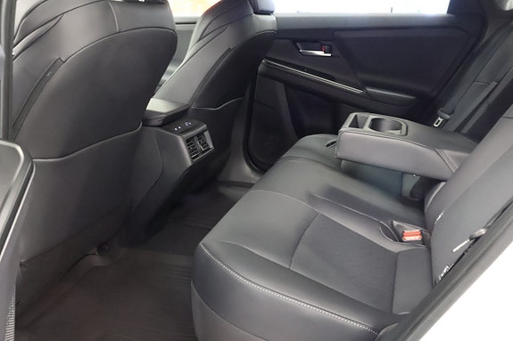 Subaru Solterra 23 of 25