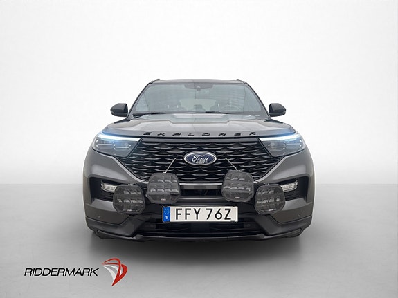Ford Explorer 2 of 5