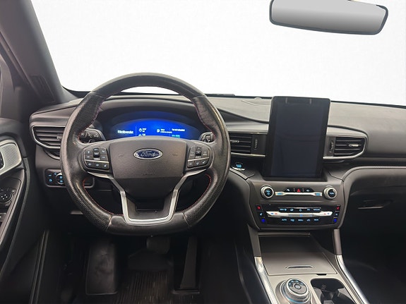 Ford Explorer 10 of 30
