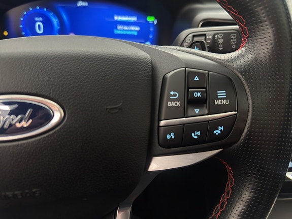 Ford Explorer 16 of 30