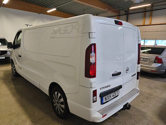 Opel Vivaro 4 of 5