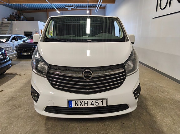 Opel Vivaro 2 of 5
