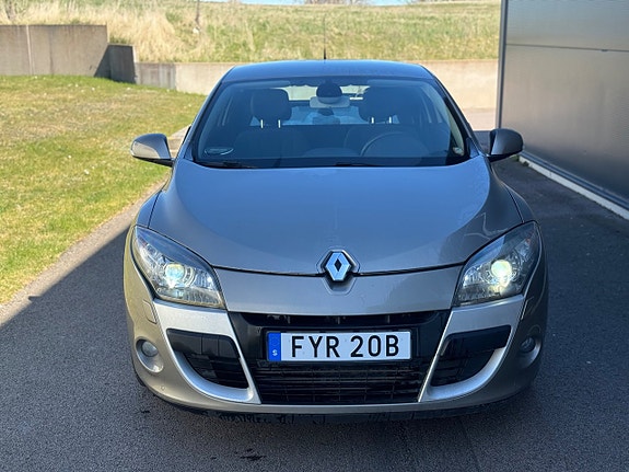 Renault Megane 2 of 10