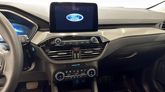 Ford Kuga 12 of 12