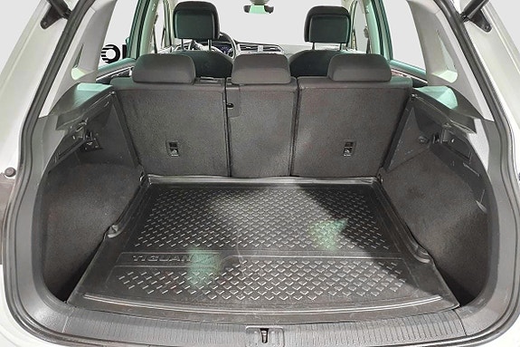 Volkswagen Tiguan 5 of 5