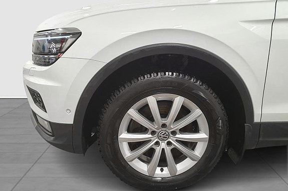 Volkswagen Tiguan 12 of 23