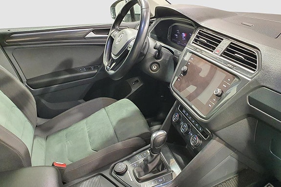 Volkswagen Tiguan 15 of 23