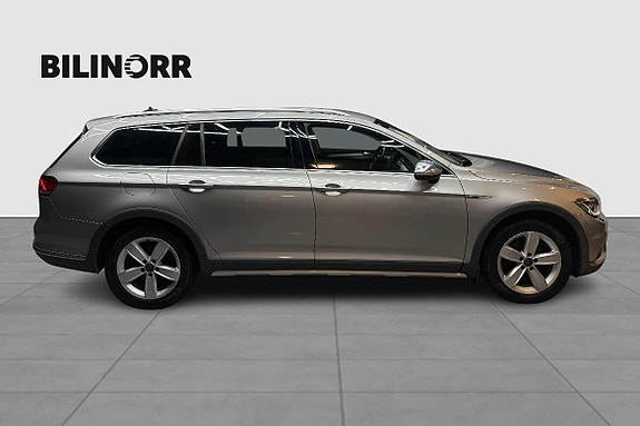 Volkswagen Passat Alltrack 6 of 15