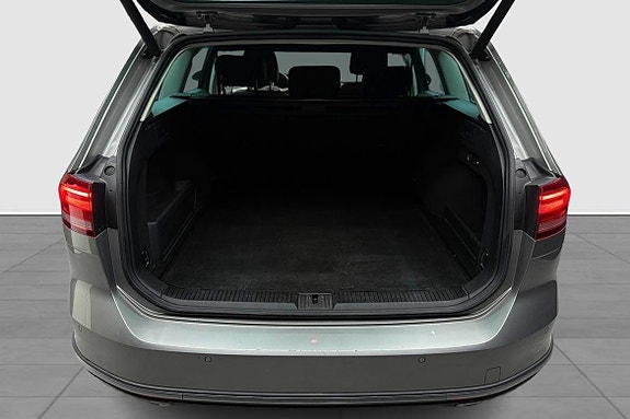 Volkswagen Passat Alltrack 4 of 5