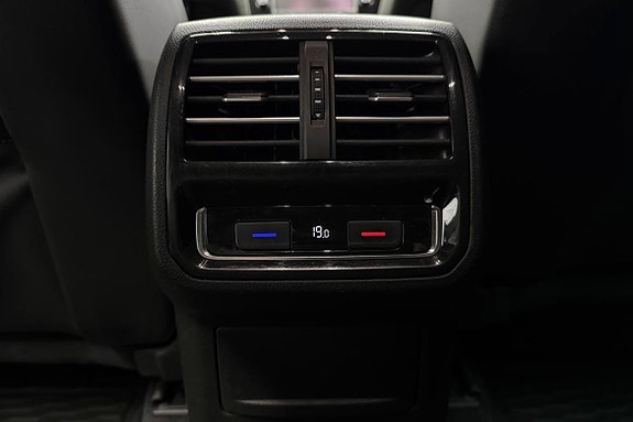 Volkswagen Passat Alltrack 14 of 15