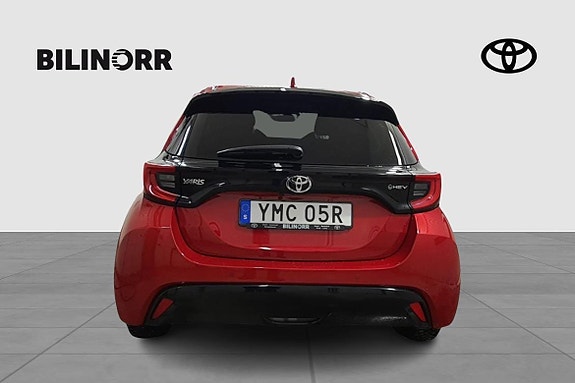 Toyota Yaris 4 of 5