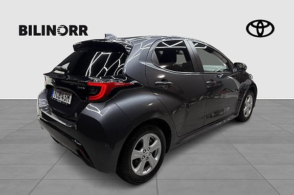 Toyota Yaris 5 of 5