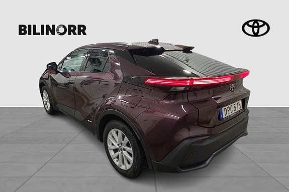 Toyota C-HR 3 of 5