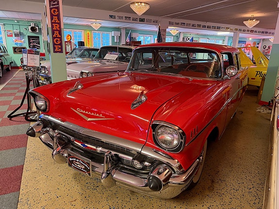 Chevrolet Bel Air 8 of 17