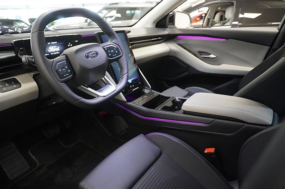 Ford Explorer 2 of 5