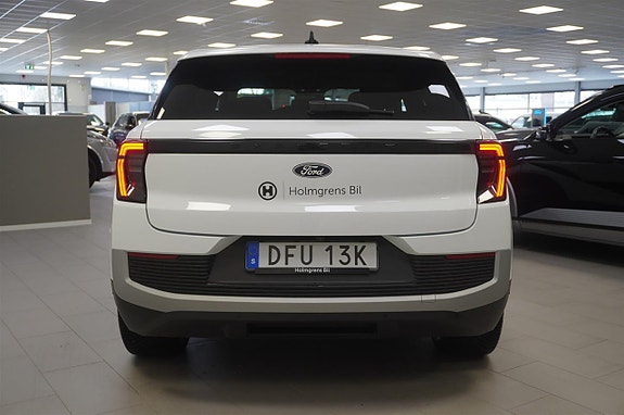 Ford Explorer 4 of 5