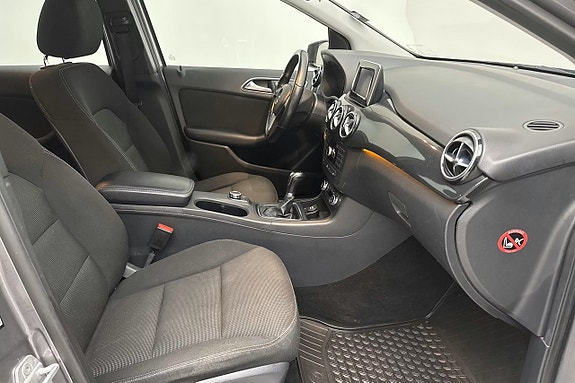 Mercedes-Benz B180 2 of 5