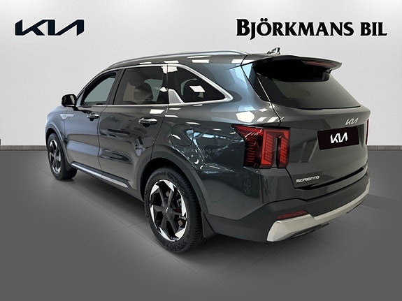 Kia Sorento 6 of 17
