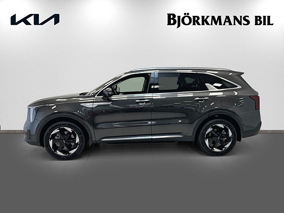 Kia Sorento 4 of 17