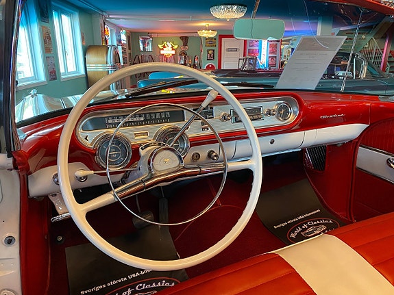 Pontiac Laurentian 12 of 19