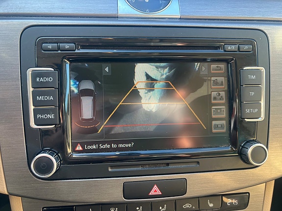 Volkswagen Passat 8 of 21