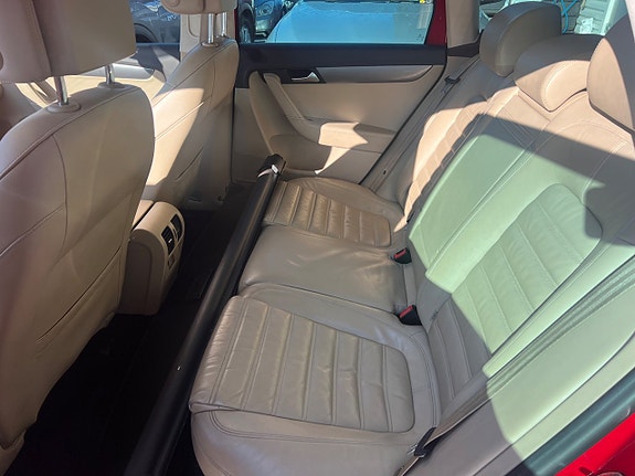 Volkswagen Passat 6 of 21