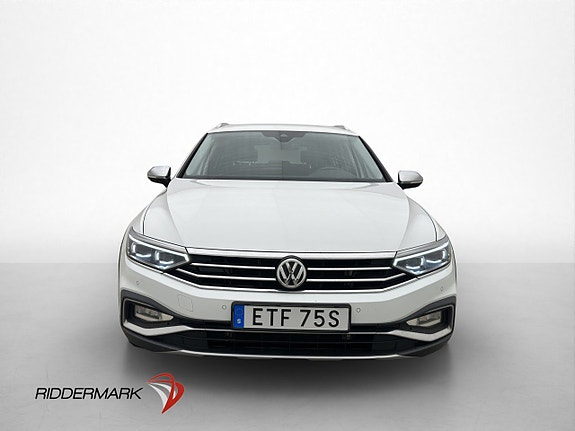 Volkswagen Passat Alltrack 3 of 5