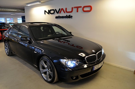 BMW 730 2 of 5