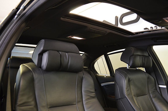 BMW 730 19 of 26